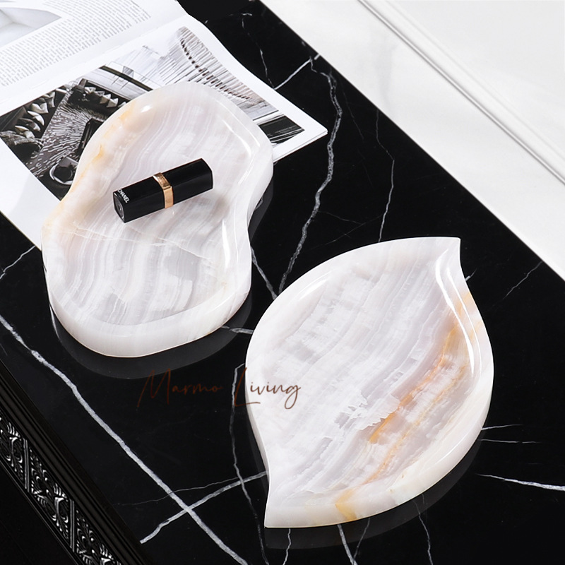 White Onyx Natural Marble Tray - огляд і ціна Scented Candle Luxury